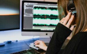 O&nbsp;muzyce komercyjnej, Royalty Free i&nbsp;tantiemach na&nbsp;rzecz twórców