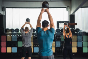 Muzyka, która&nbsp;dodaje mocy: Jak playlisty zwiększają efektywność treningu i&nbsp;motywują do&nbsp;działania w&nbsp;Twoim klubie fitness?  
